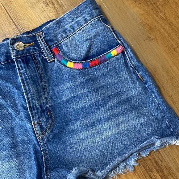 Forever 21 Y2K jean booty shorts cut offs size 27 - Picture 3 of 6